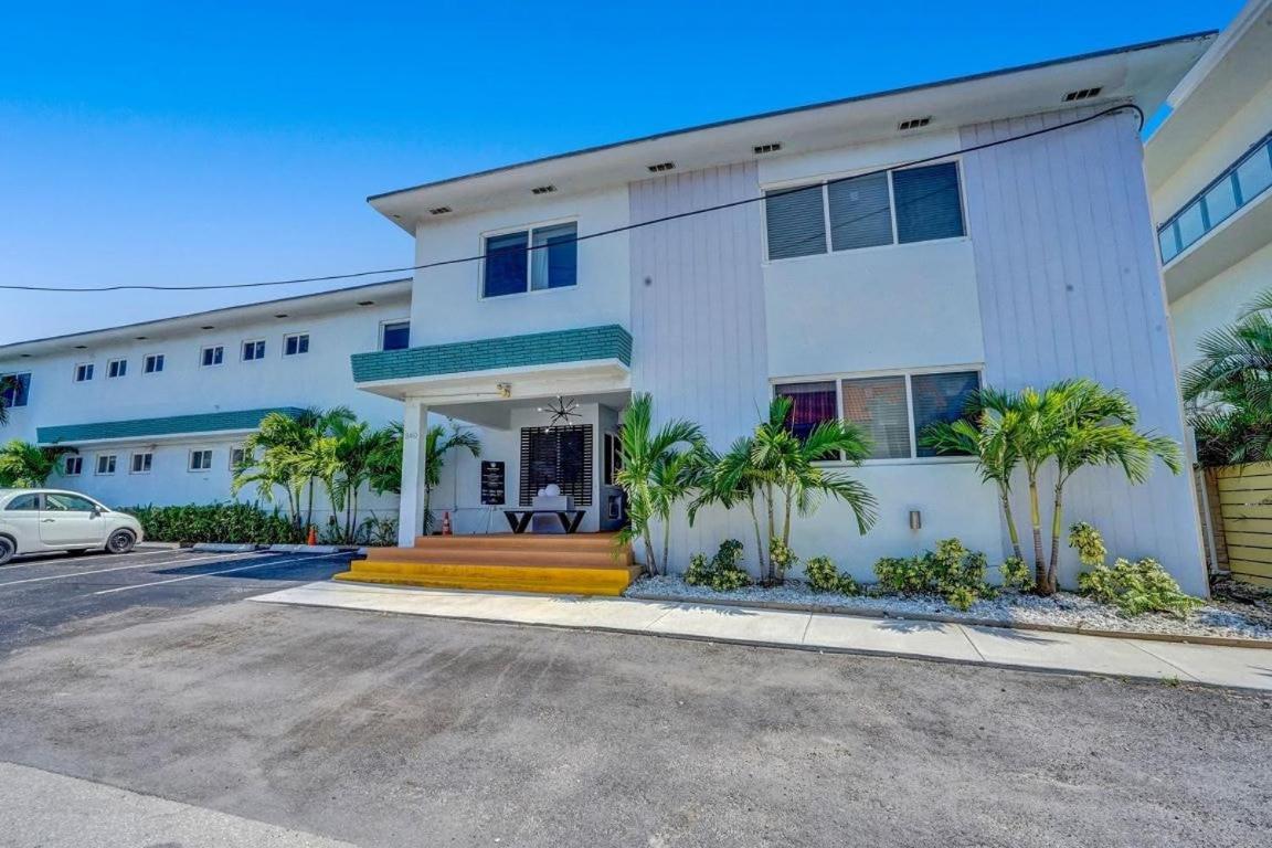 Secluded Hollywood Studio Walk To Beach Boardwalk Apartment Dania Beach Ngoại thất bức ảnh