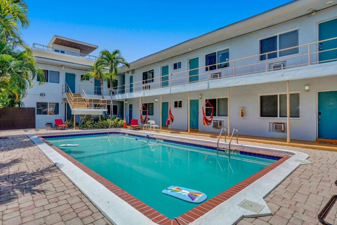 Secluded Hollywood Studio Walk To Beach Boardwalk Apartment Dania Beach Ngoại thất bức ảnh